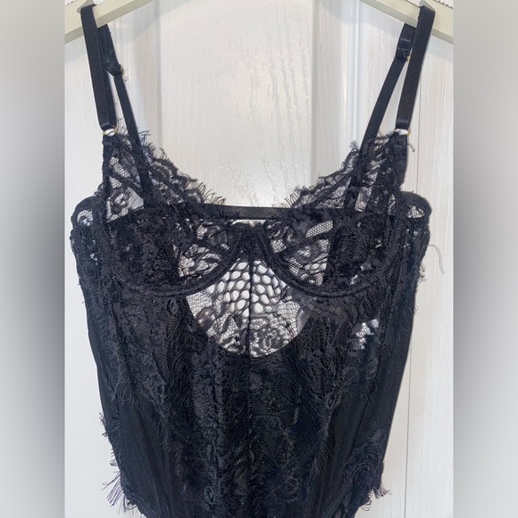 Room Service Lace Bodysuit - Picture 2 of 4